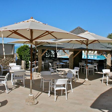 מרינה די קסטנייטו קרדוצ'י Hotel I Ginepri מראה חיצוני תמונה