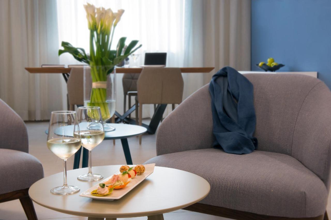 מרינה די קסטנייטו קרדוצ'י Hotel I Ginepri מראה חיצוני תמונה