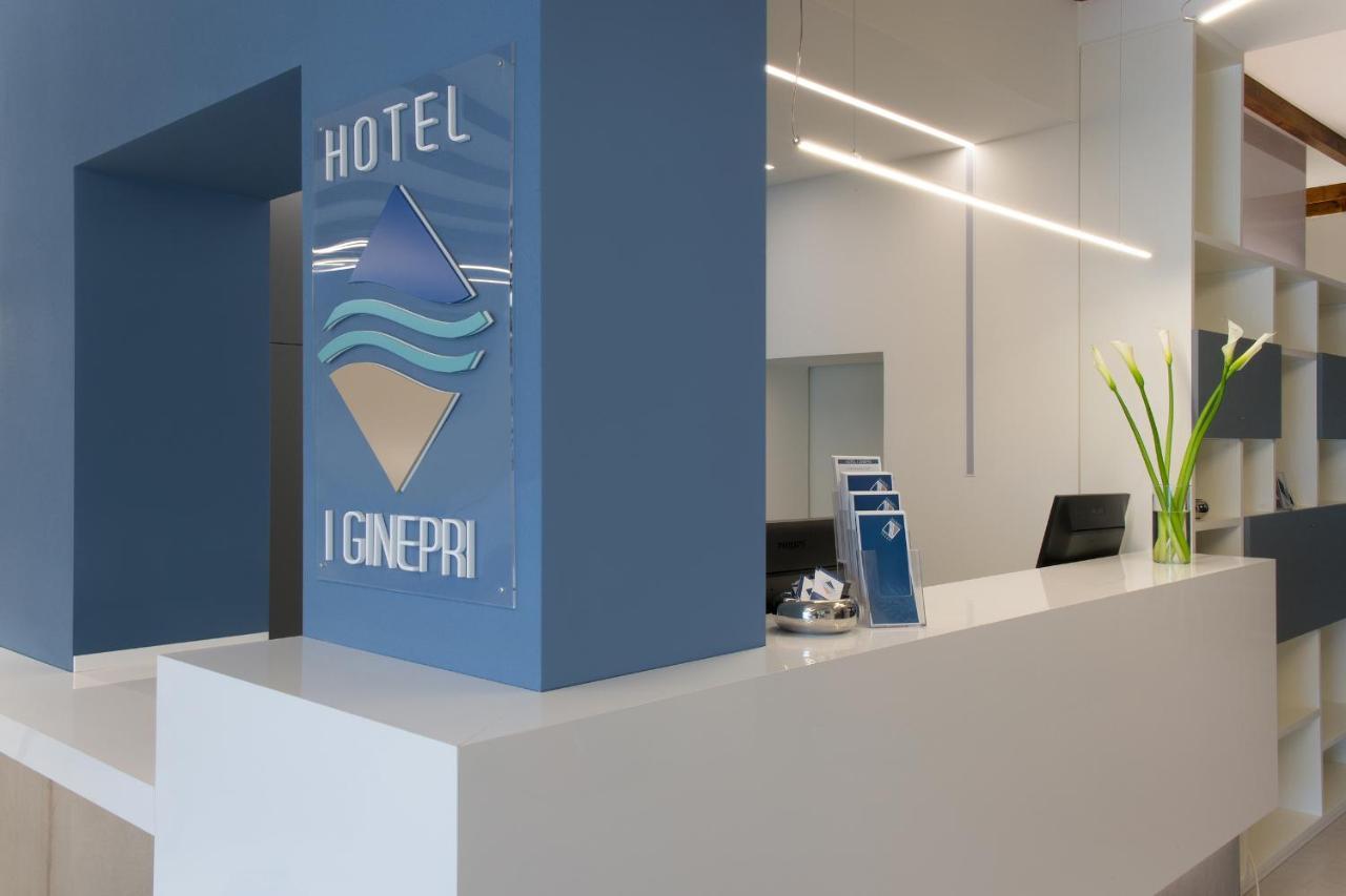 מרינה די קסטנייטו קרדוצ'י Hotel I Ginepri מראה חיצוני תמונה