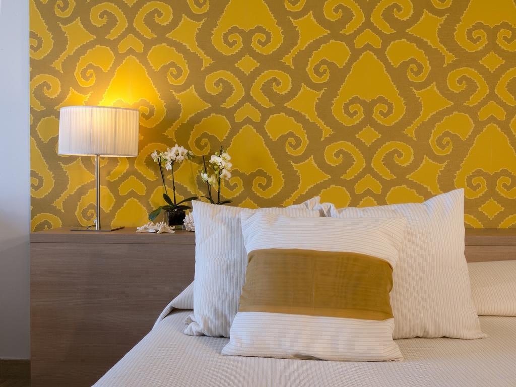 מרינה די קסטנייטו קרדוצ'י Hotel I Ginepri חדר תמונה