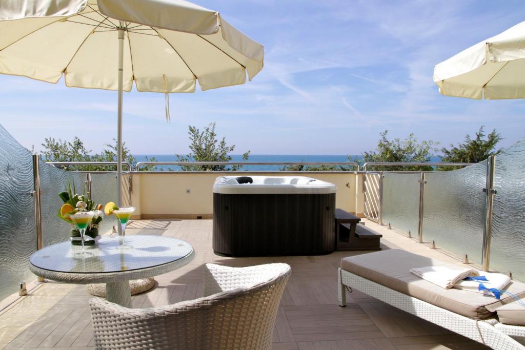 מרינה די קסטנייטו קרדוצ'י Hotel I Ginepri חדר תמונה