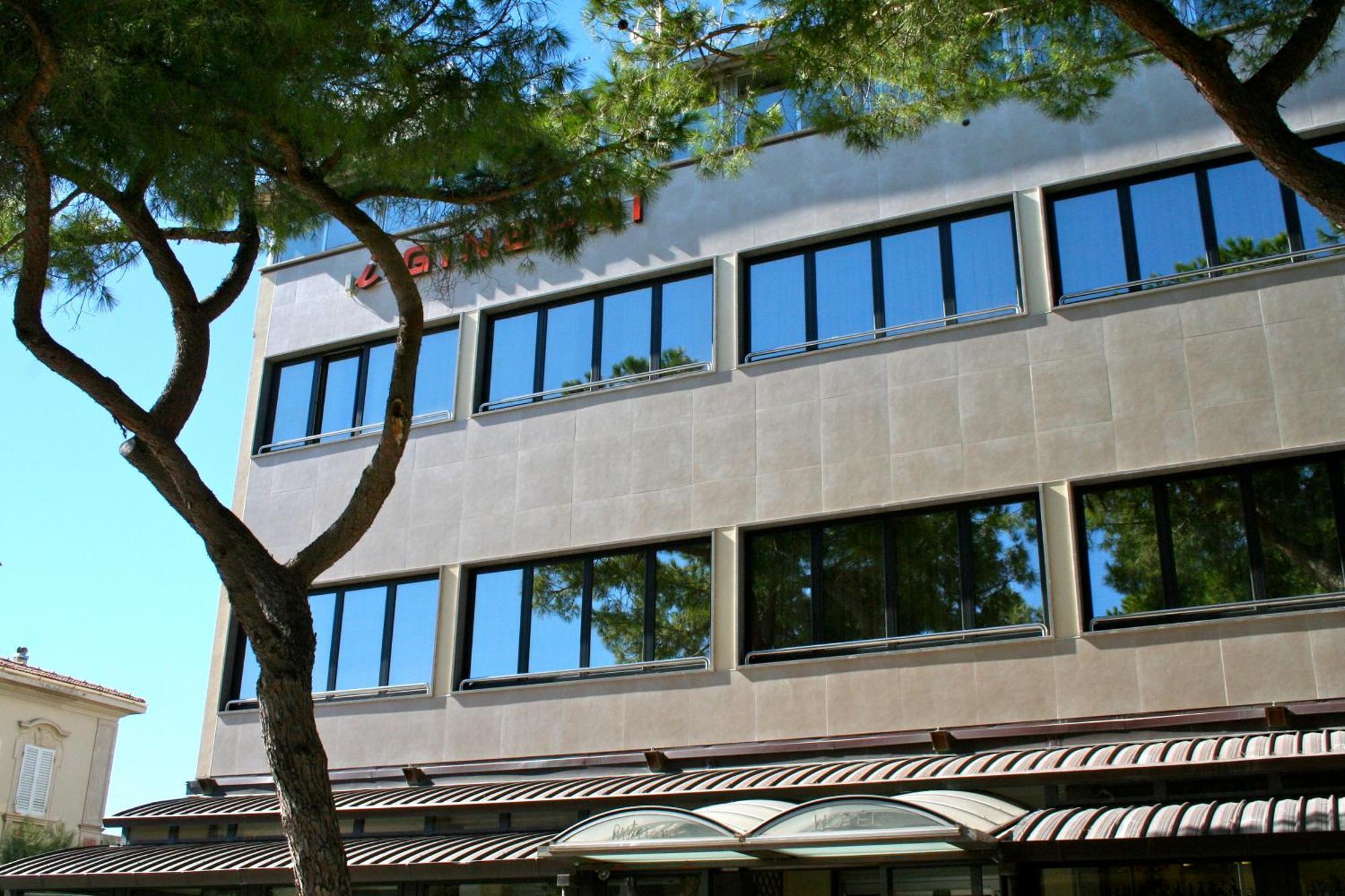 מרינה די קסטנייטו קרדוצ'י Hotel I Ginepri מראה חיצוני תמונה